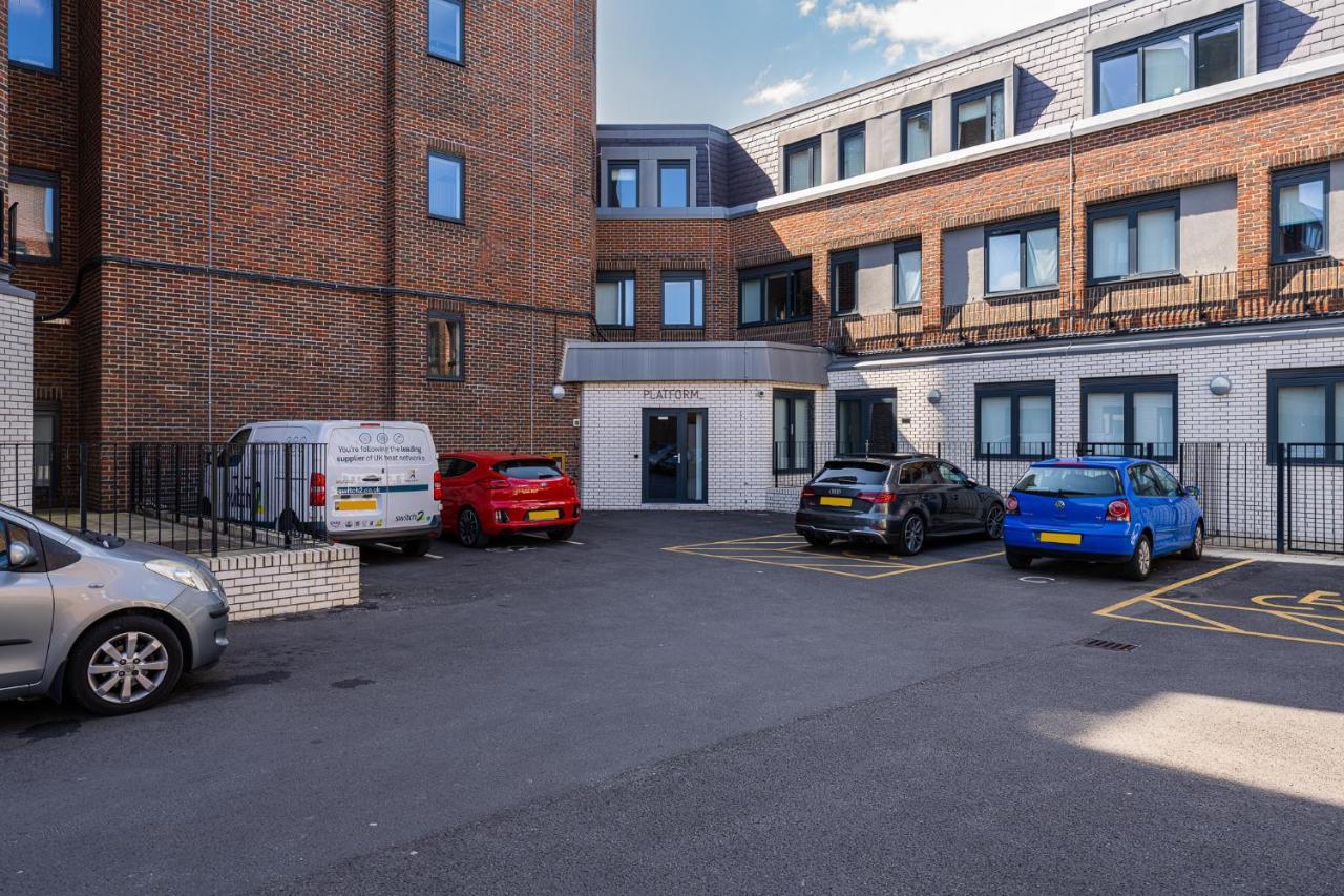 Luxury One Bedroom Serviced Apartment In The Heart Of Bedford Exteriör bild
