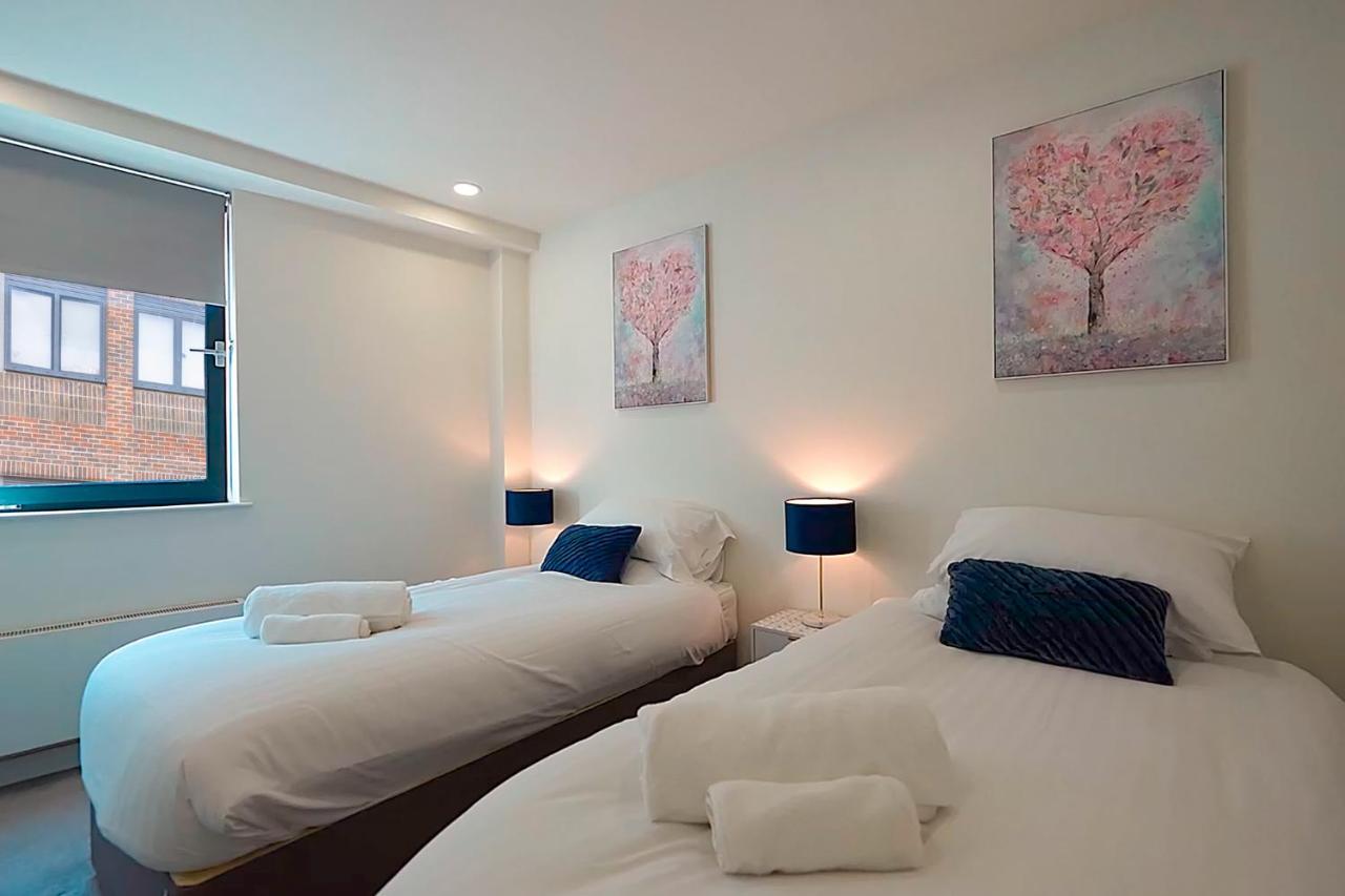 Luxury One Bedroom Serviced Apartment In The Heart Of Bedford Exteriör bild